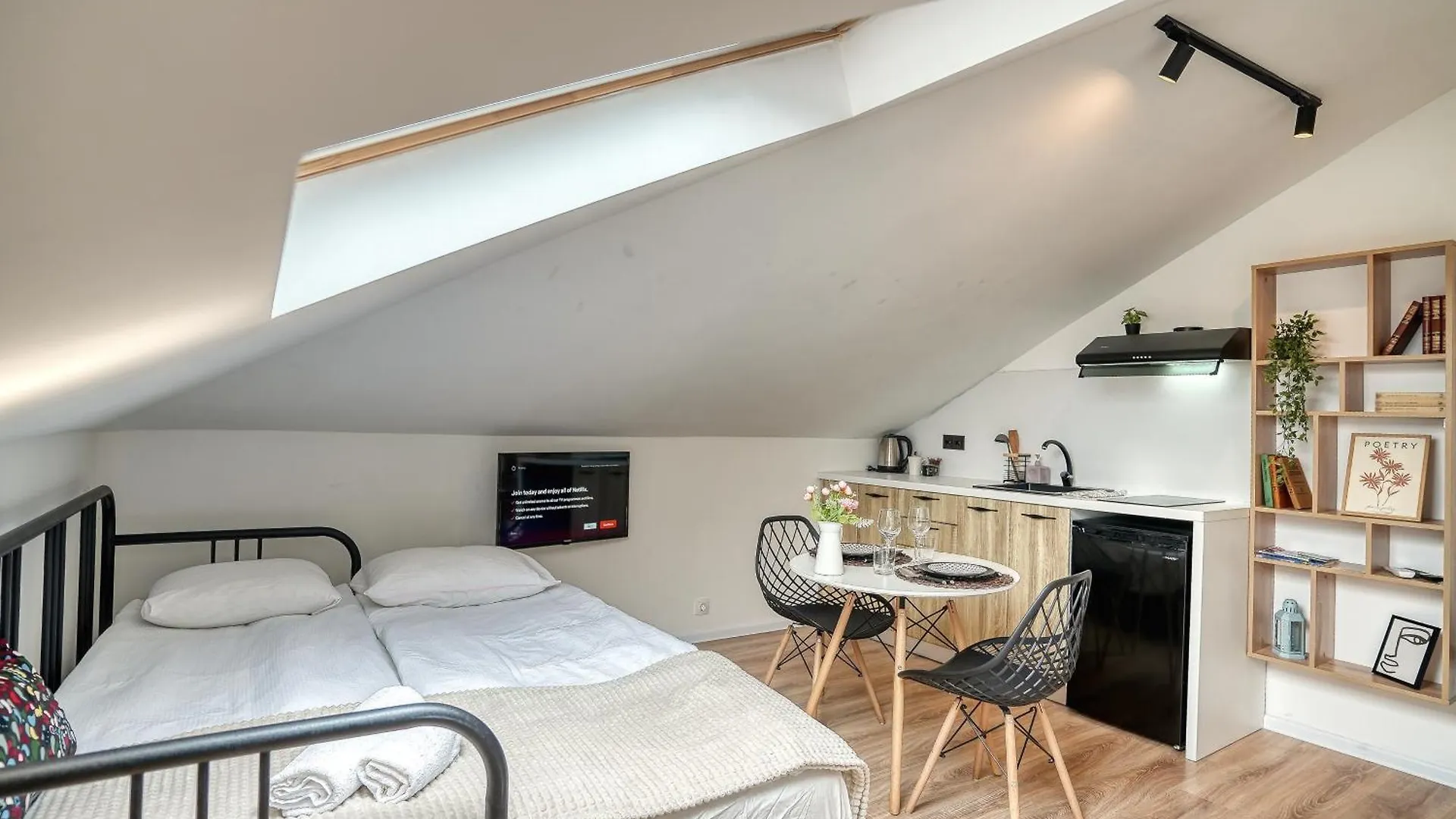 Lily'S Studio 1 By Bulgarentals - Central Sofia 0*,  Bulgaria